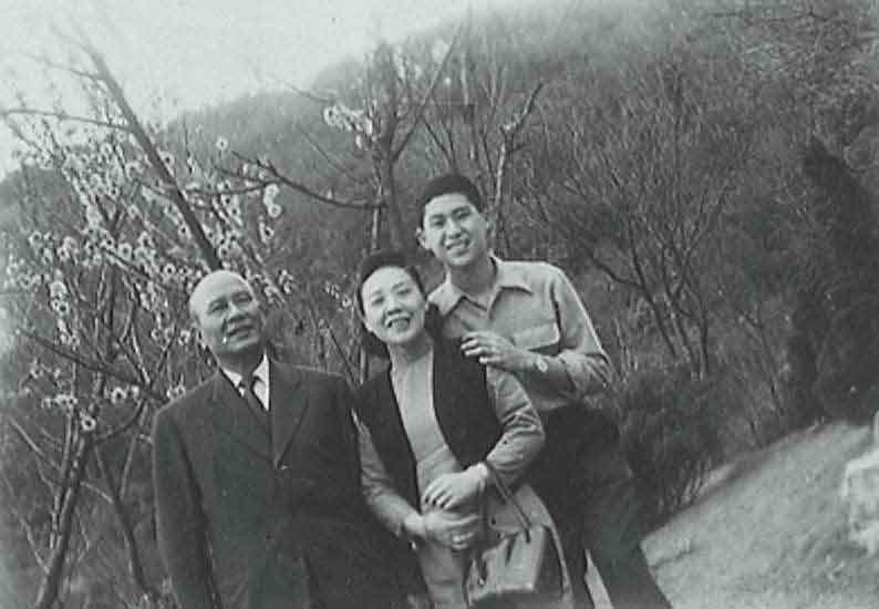 八千里路云和月